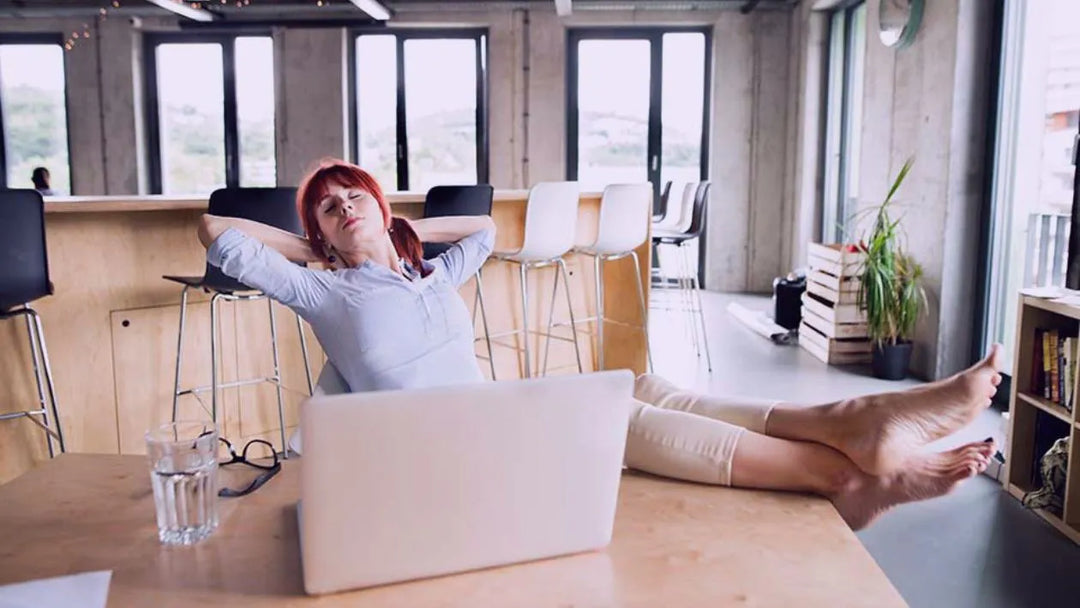 Home user relaxing in Florida while Prim Technician offers reliable, fast and affordable IT services in her location.